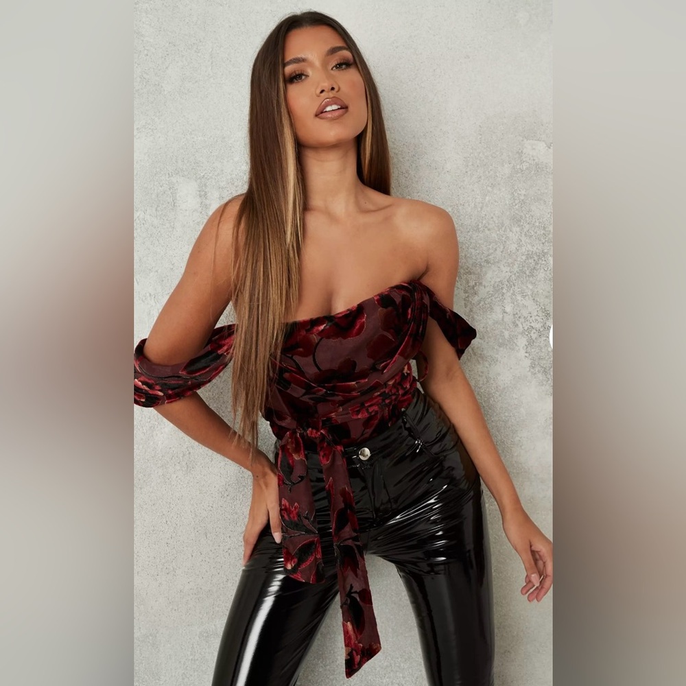 MISSGUIDED Red Velvet Floral Tie Front Crop Top NWOT